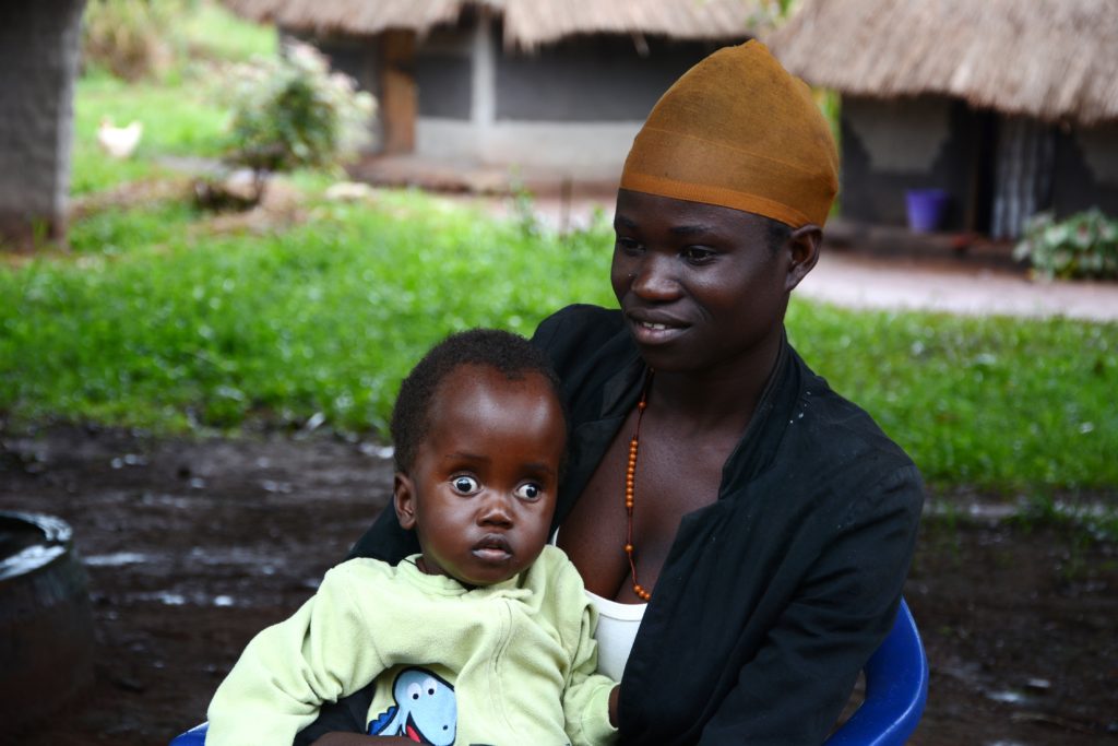 emmanuel-with-his-mother-2